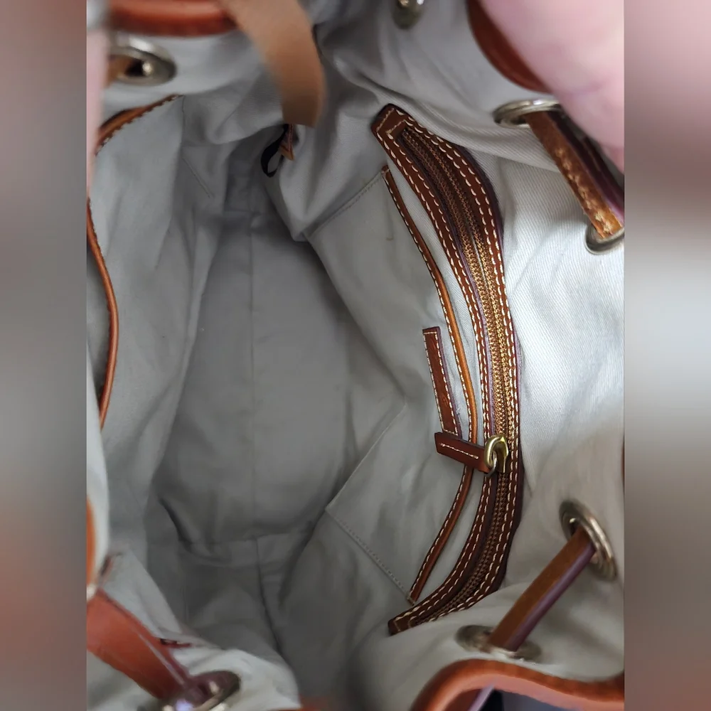 Dooney And Bourke Bucket Alabama - Picture 2 of 3